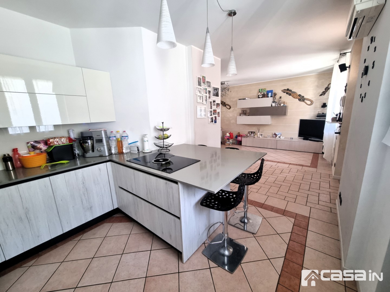 Casa indipendente ristrutturata in via xxv aprile, Suisio