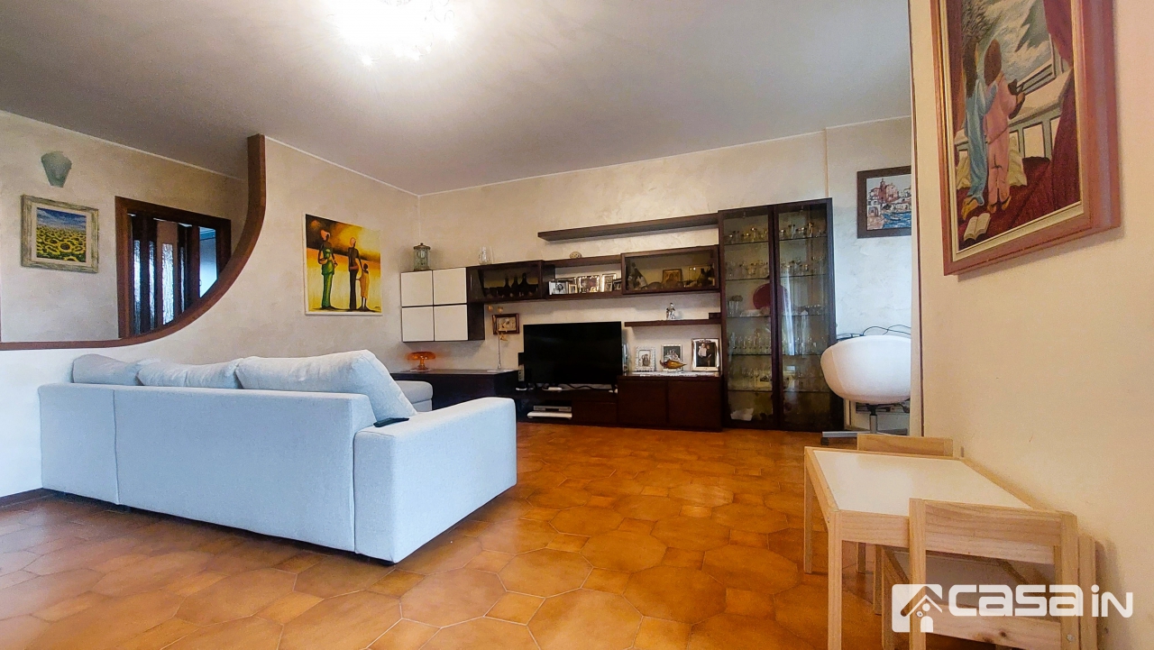 Trilocale con box in via s. elisabetta, Pozzo d'Adda