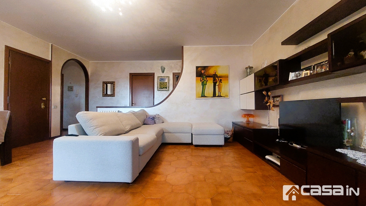 Trilocale con box in via s. elisabetta, Pozzo d'Adda