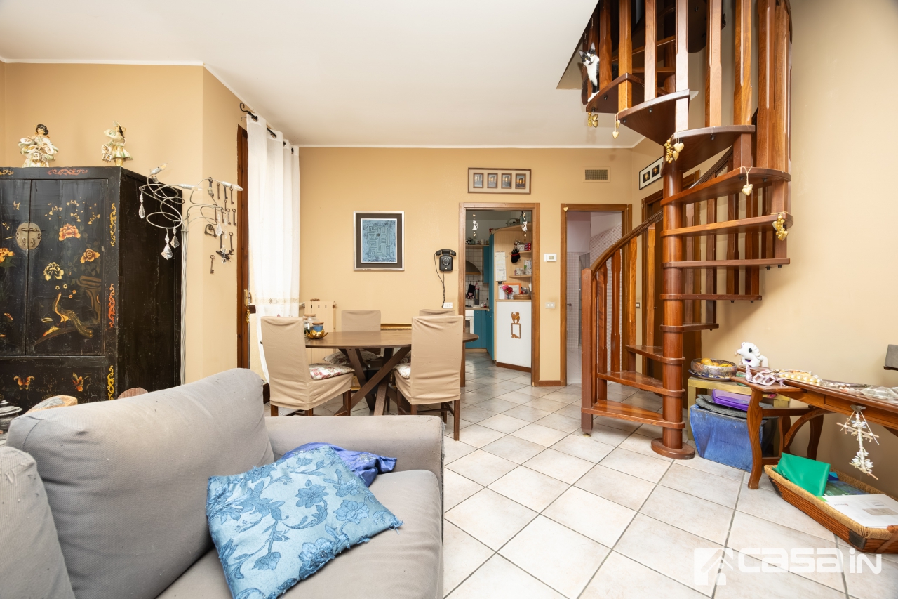 Quadrilocale con box doppio in via g.carducci, Pozzo d'Adda