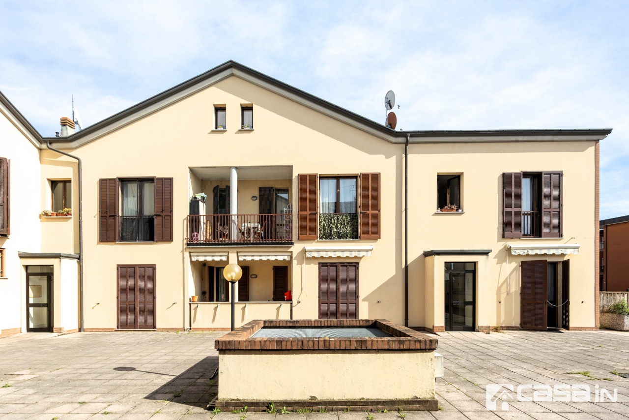 Quadrilocale con box doppio in via g.carducci, Pozzo d'Adda