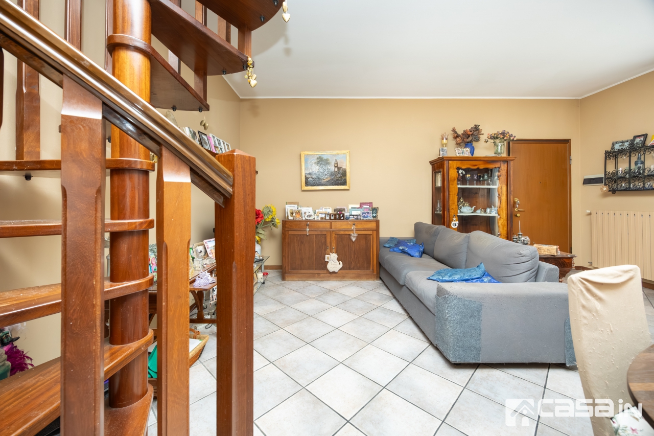 Quadrilocale con box doppio in via g.carducci, Pozzo d'Adda