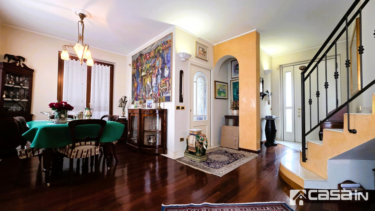 Casa indipendente con terrazzo in via xi febbraio, Trezzo sull'Adda