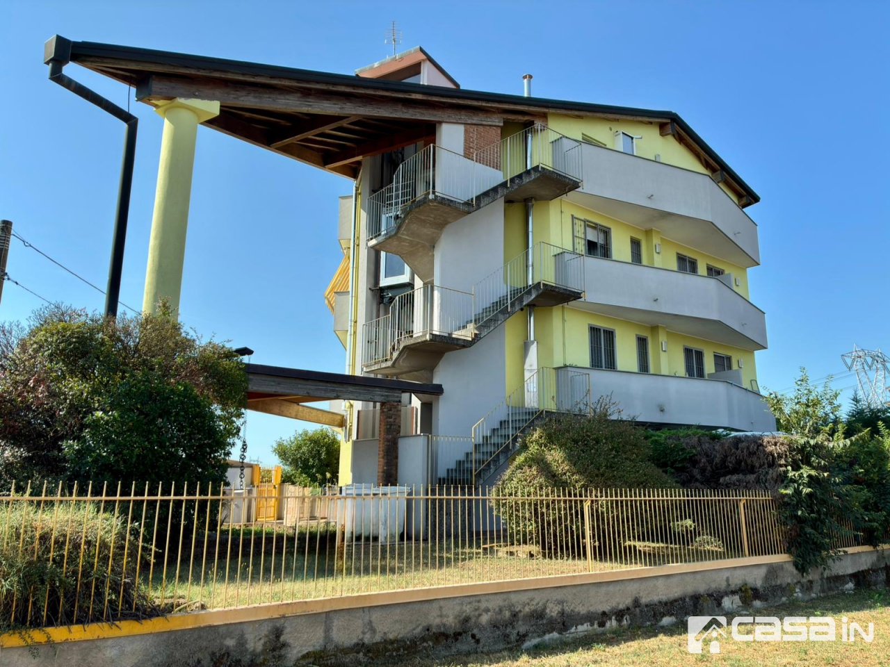 Trilocale con terrazzo in via galileo galilei, Pozzo d'Adda