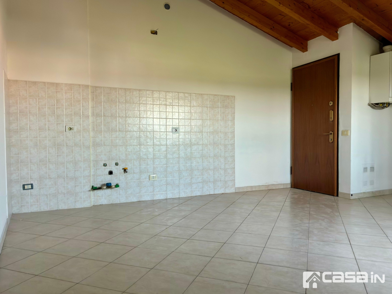 Trilocale con terrazzo in via galileo galilei, Pozzo d'Adda