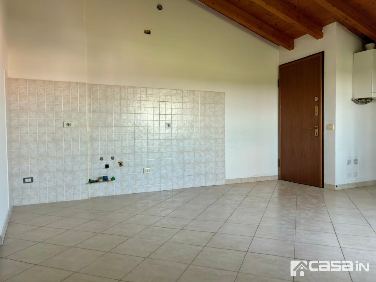 Trilocale con terrazzo in via galileo galilei, Pozzo d'Adda