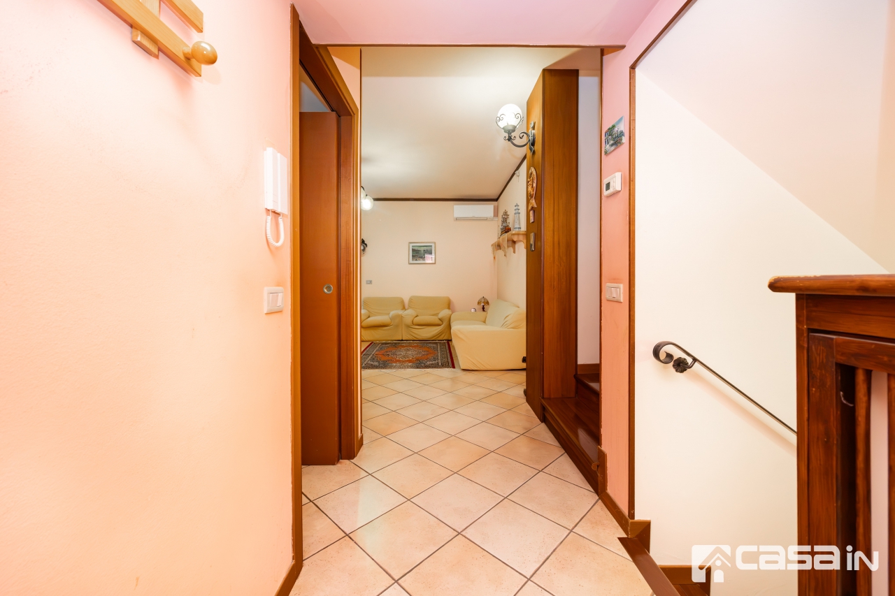 Villa con giardino in via primo levi, Pagazzano
