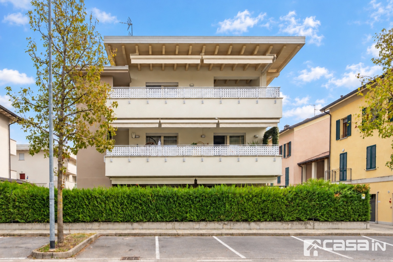 Trilocale con terrazzo in via melzi d'eril, Vaprio d'Adda