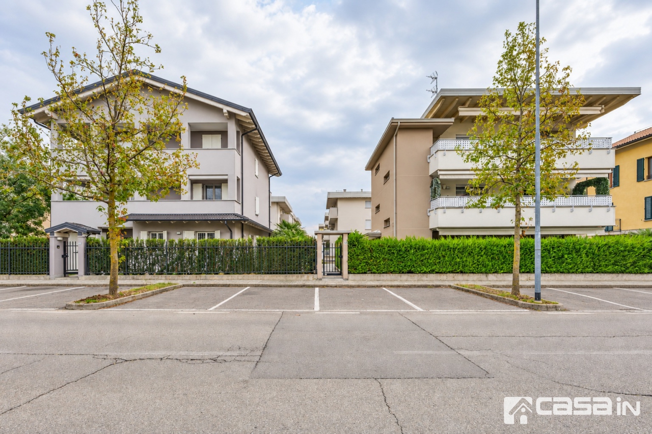 Trilocale con terrazzo in via melzi d'eril, Vaprio d'Adda