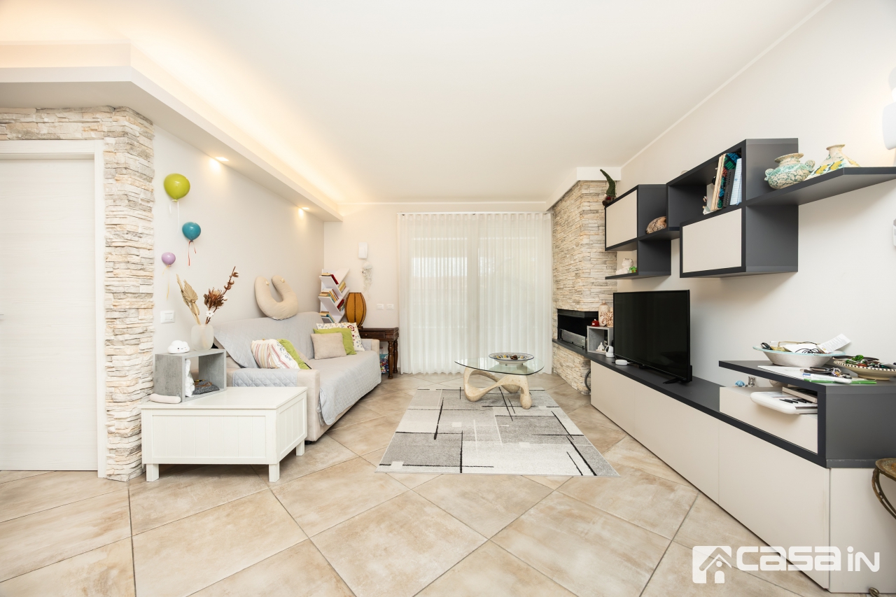 Trilocale con terrazzo in via melzi d'eril, Vaprio d'Adda