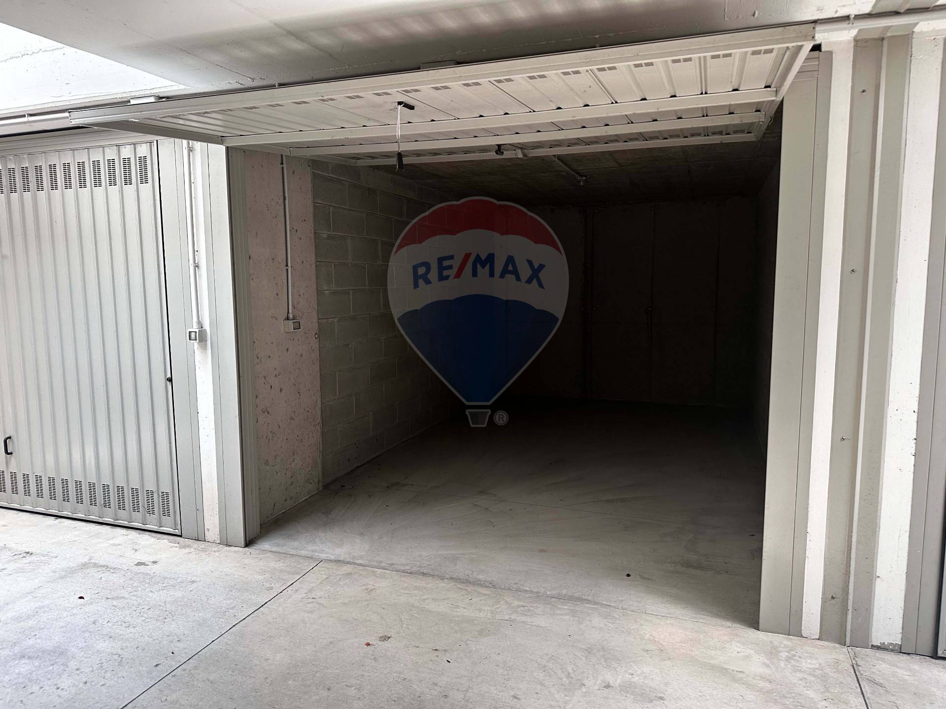 Box/Garage 16mq in vendita a Cusago