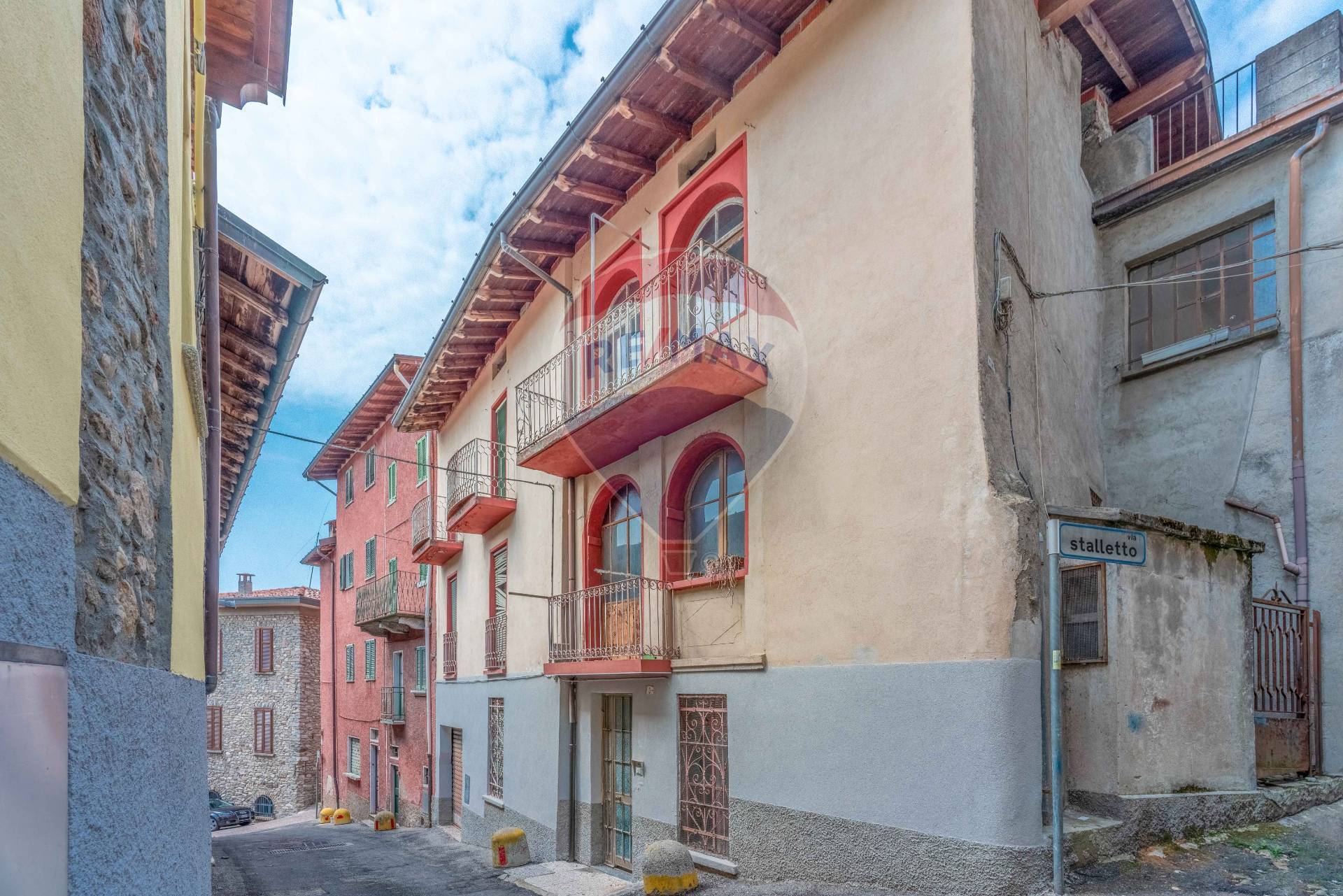 Casa indipendente con terrazzo a Cugliate-Fabiasco