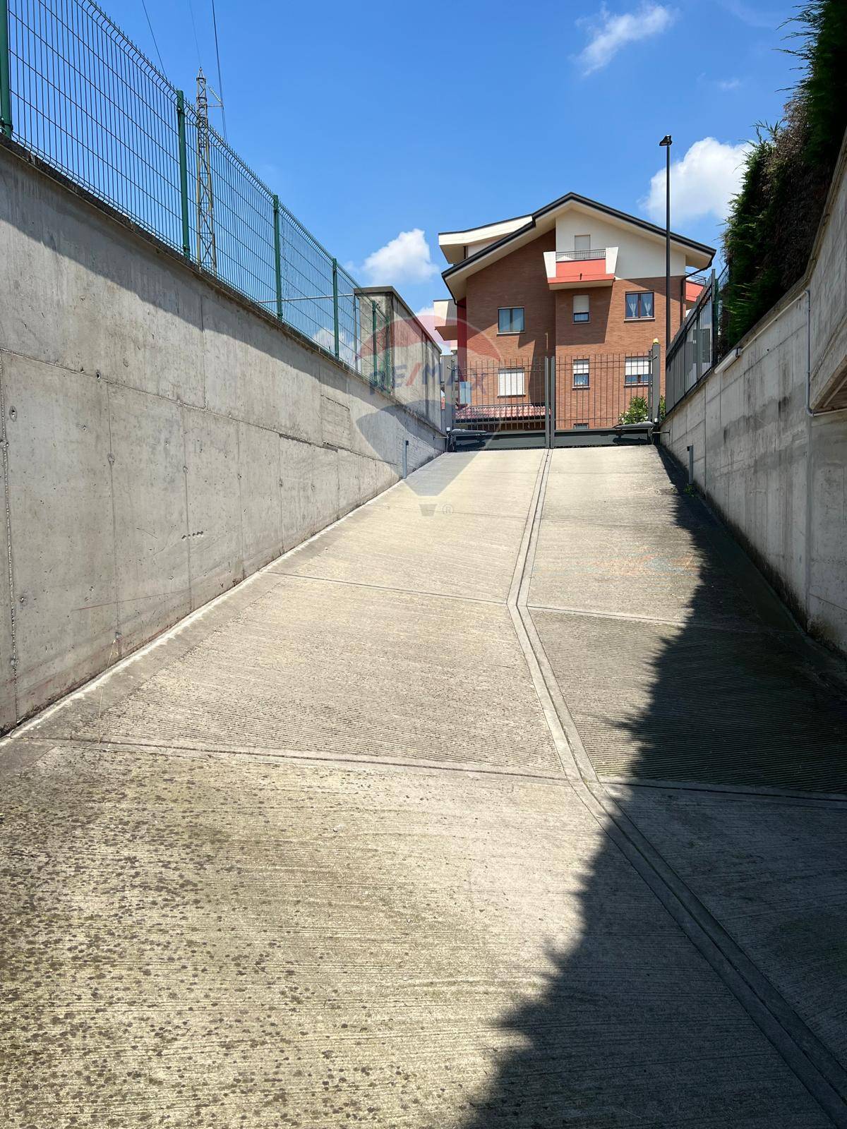 Garage/Box in vendita a Limbiate, Villaggio del Sole