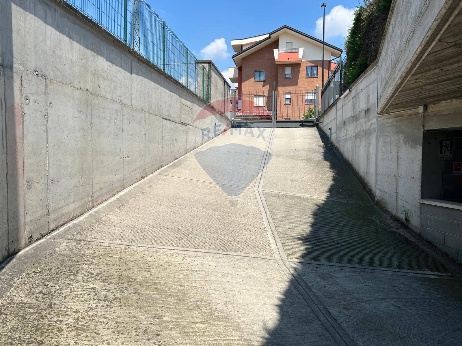 Garage/Box in vendita a Limbiate, Villaggio del Sole