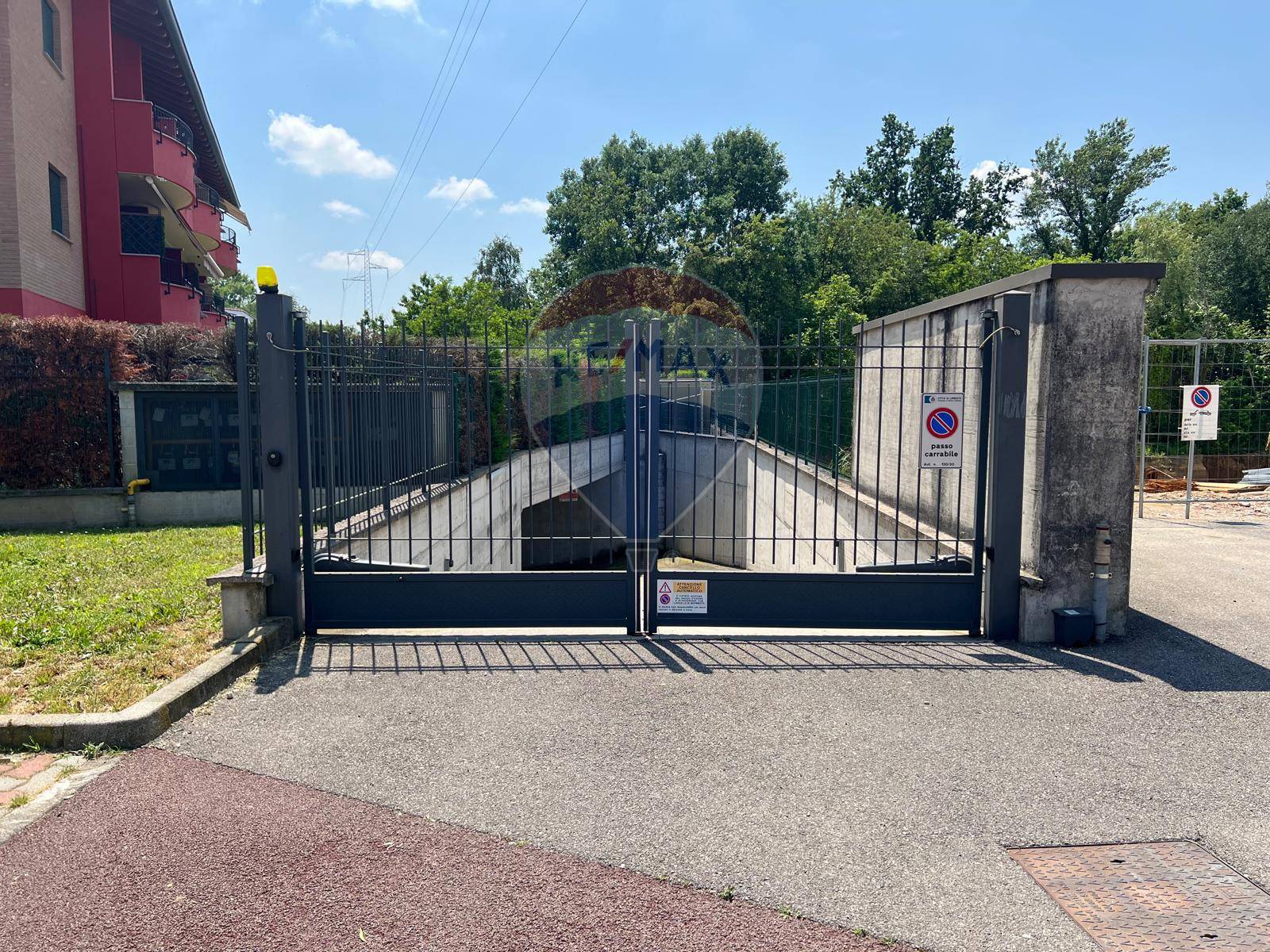 Garage/Box in vendita a Limbiate, Villaggio del Sole