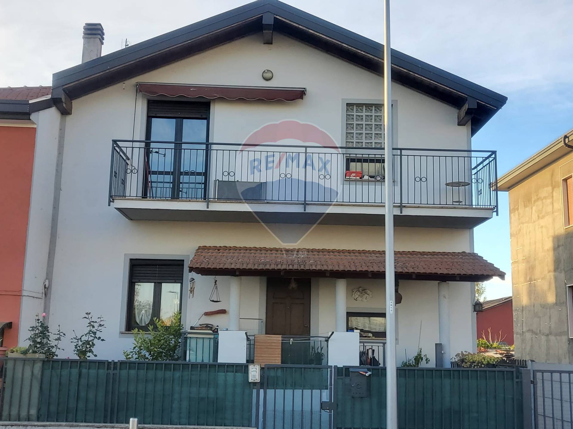 Casa indipendente con terrazzo, Pero cerchiarello