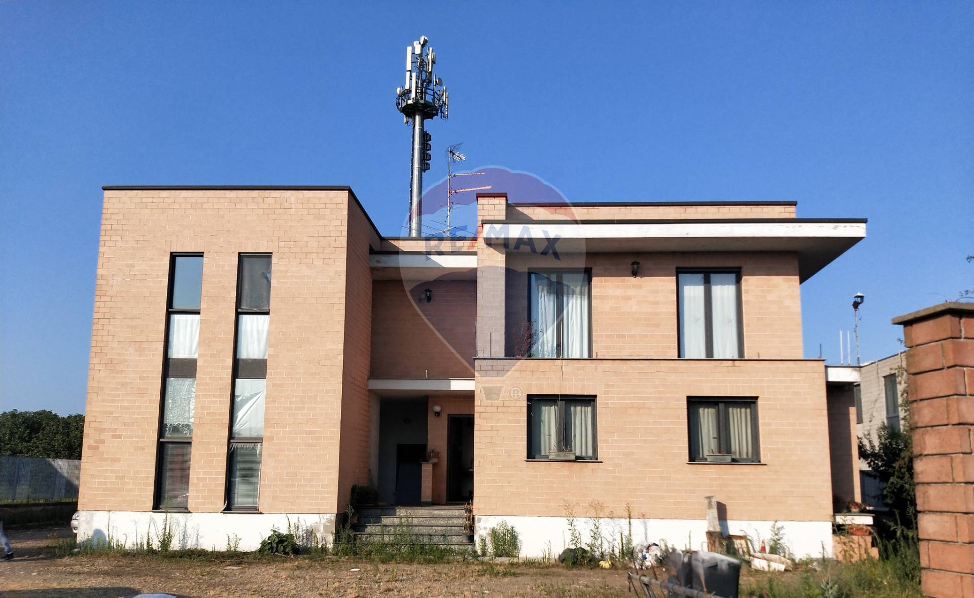 Casa indipendente con terrazzo a Novara