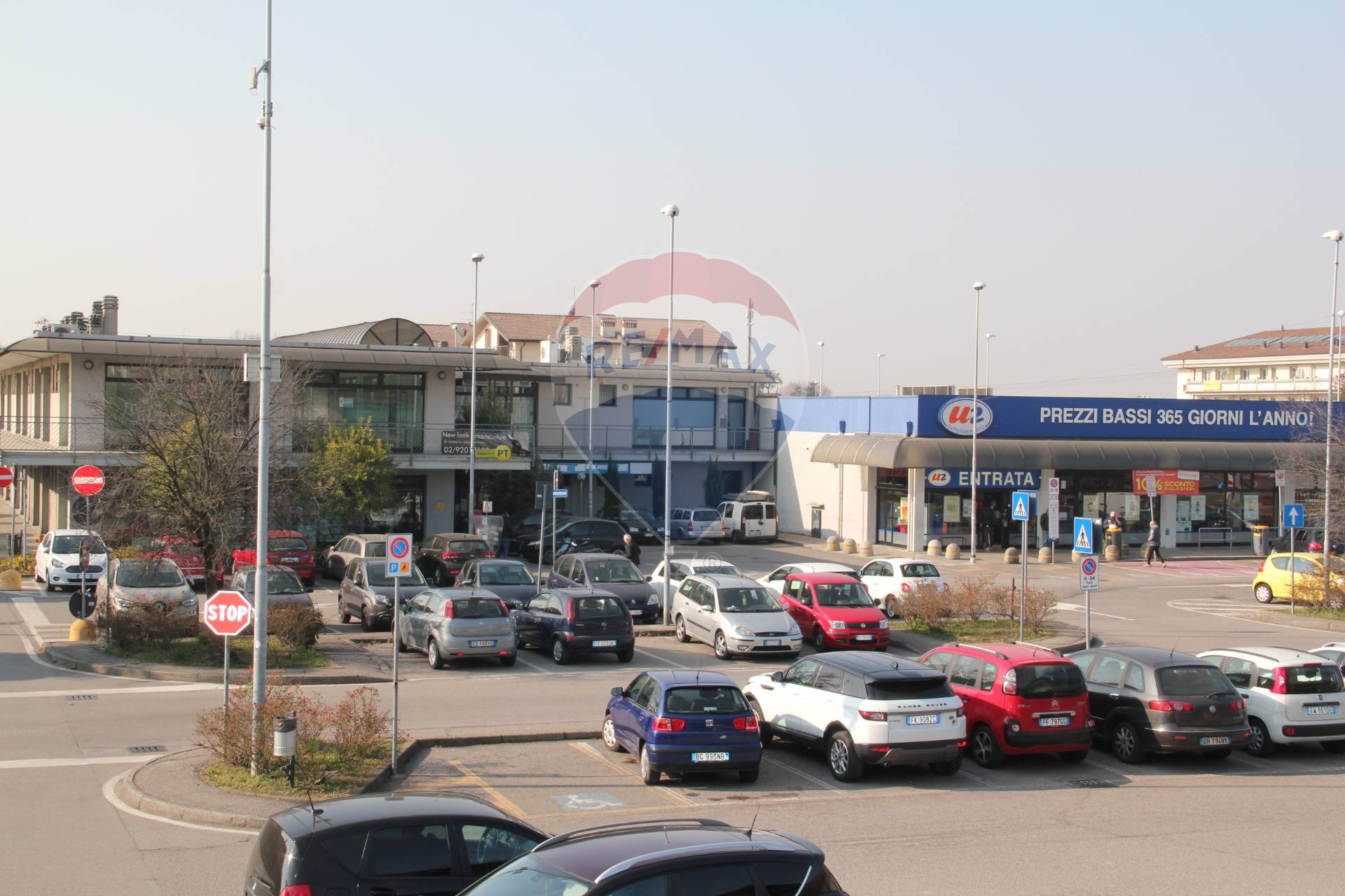 Negozio in vendita a Trezzano Rosa