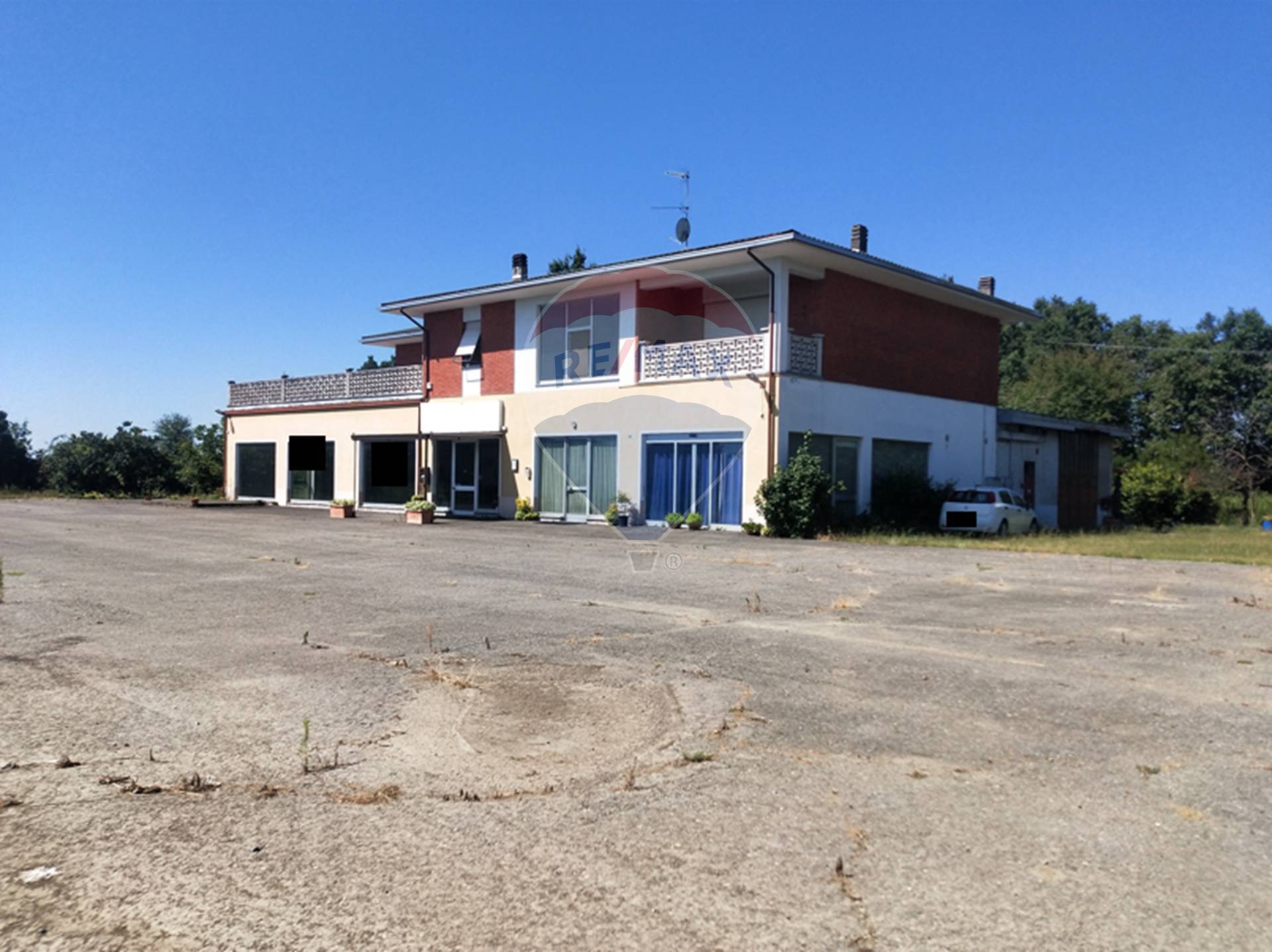 Locale Commerciale in vendita a Ghislarengo