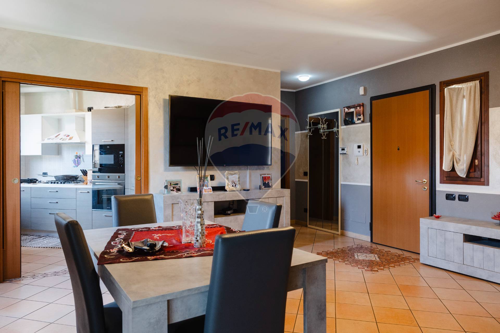 Appartamento in vendita a Lomagna