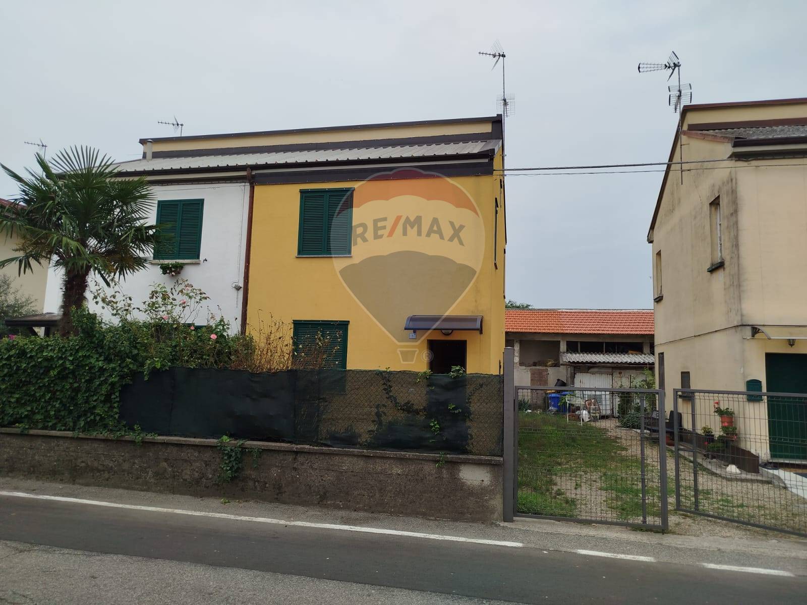 Porzione di villa in affitto a Vellezzo Bellini, Giovenzano