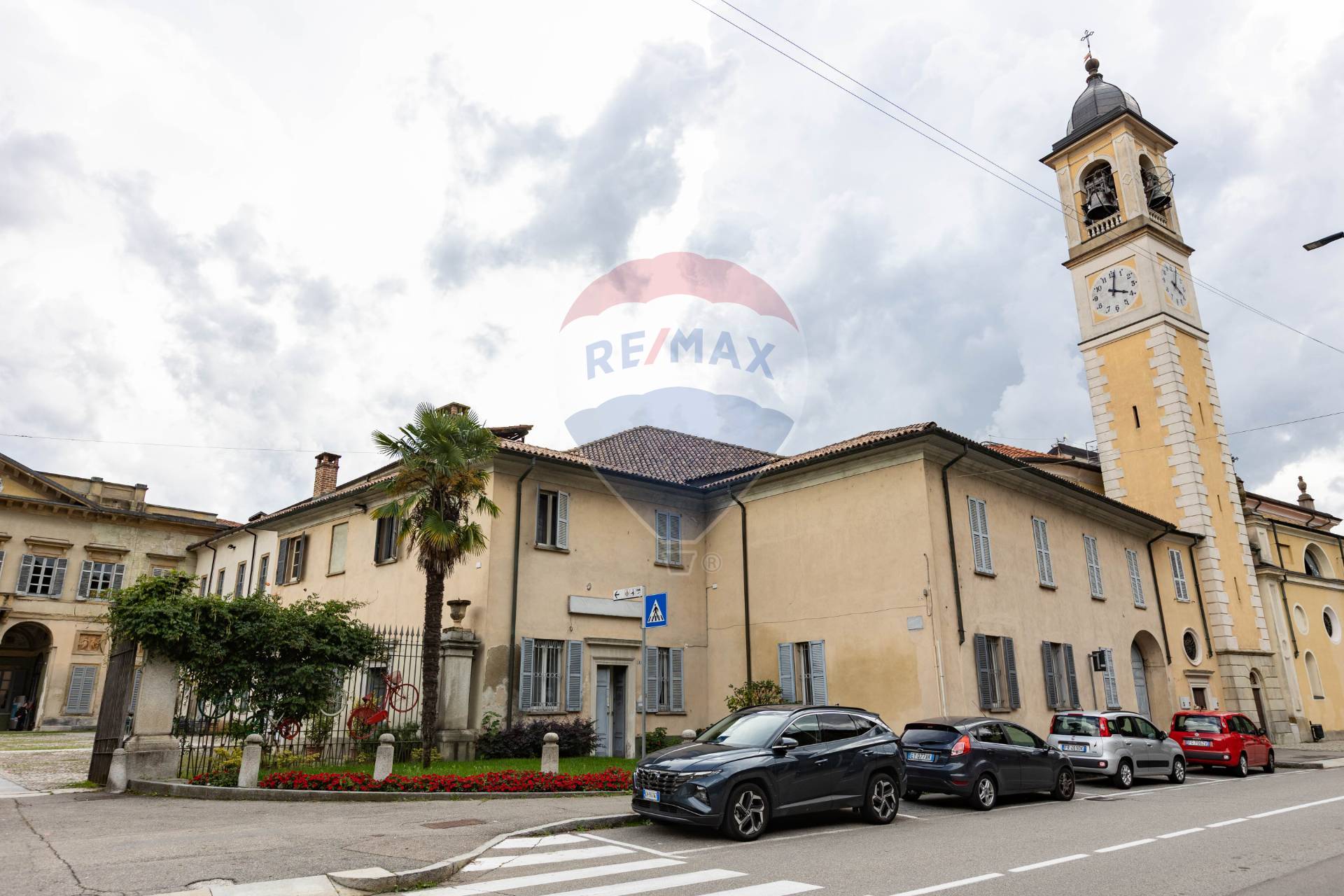 Locale Commerciale in vendita a Vanzago