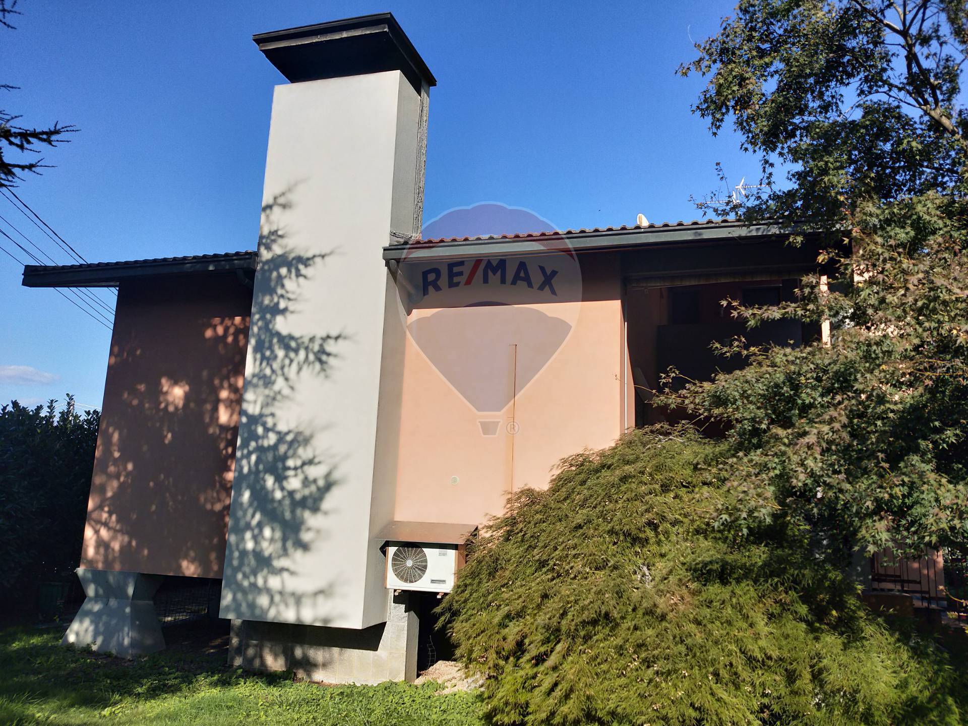 Villa singola in vendita a Benna