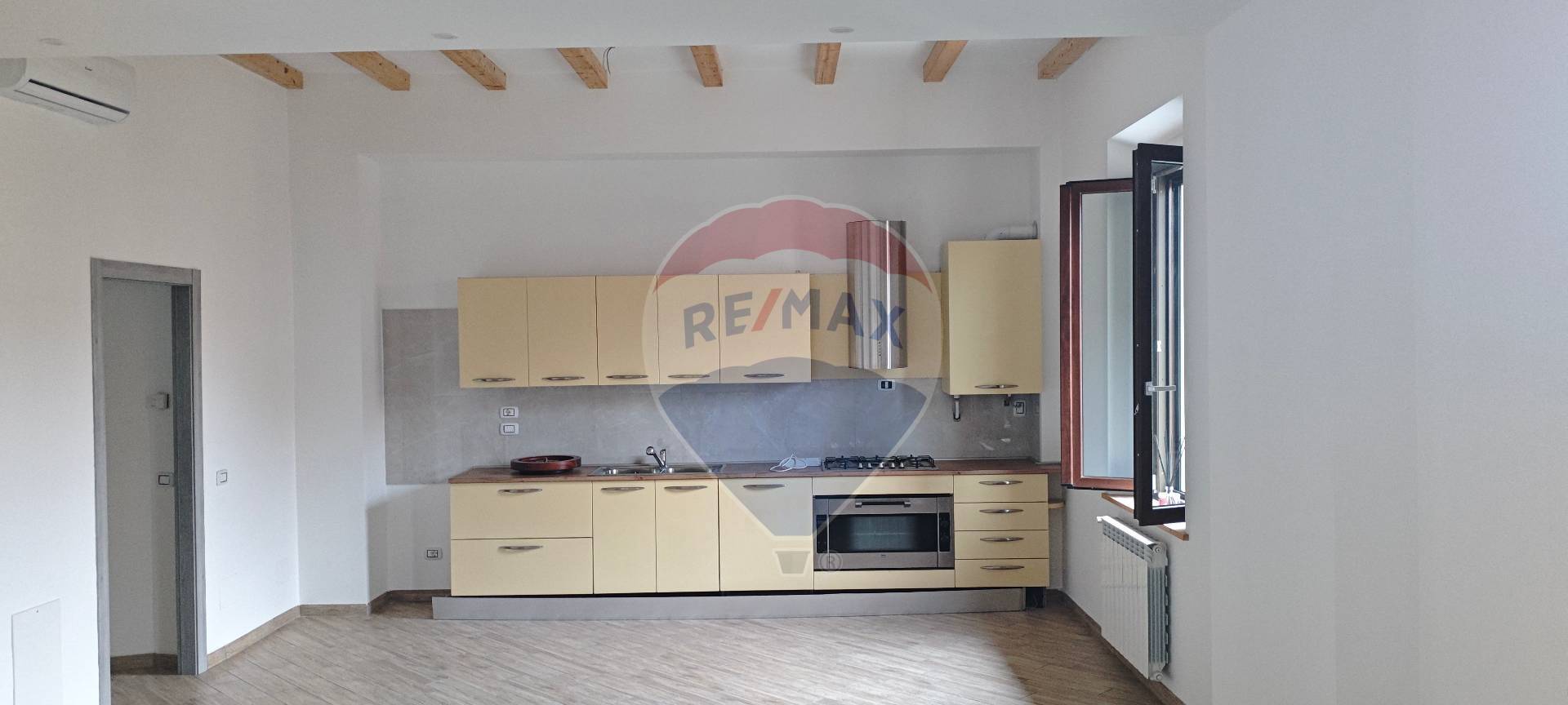 Appartamento in vendita a Agrate Brianza, Omate