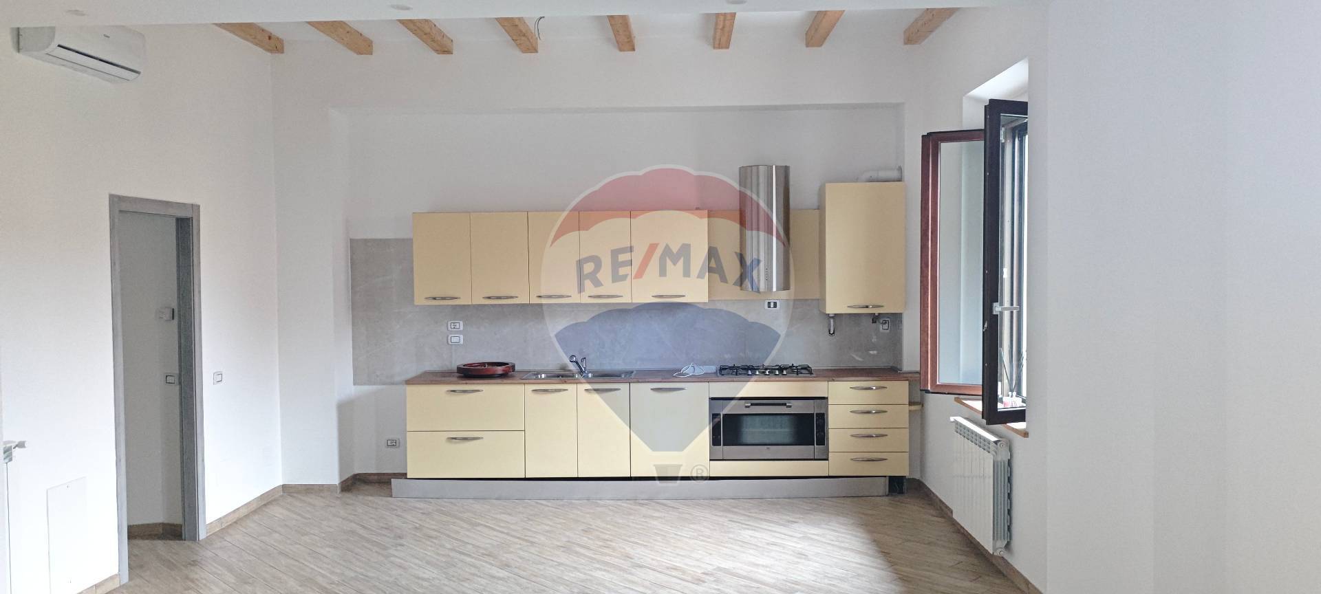 Appartamento in vendita a Agrate Brianza, Omate