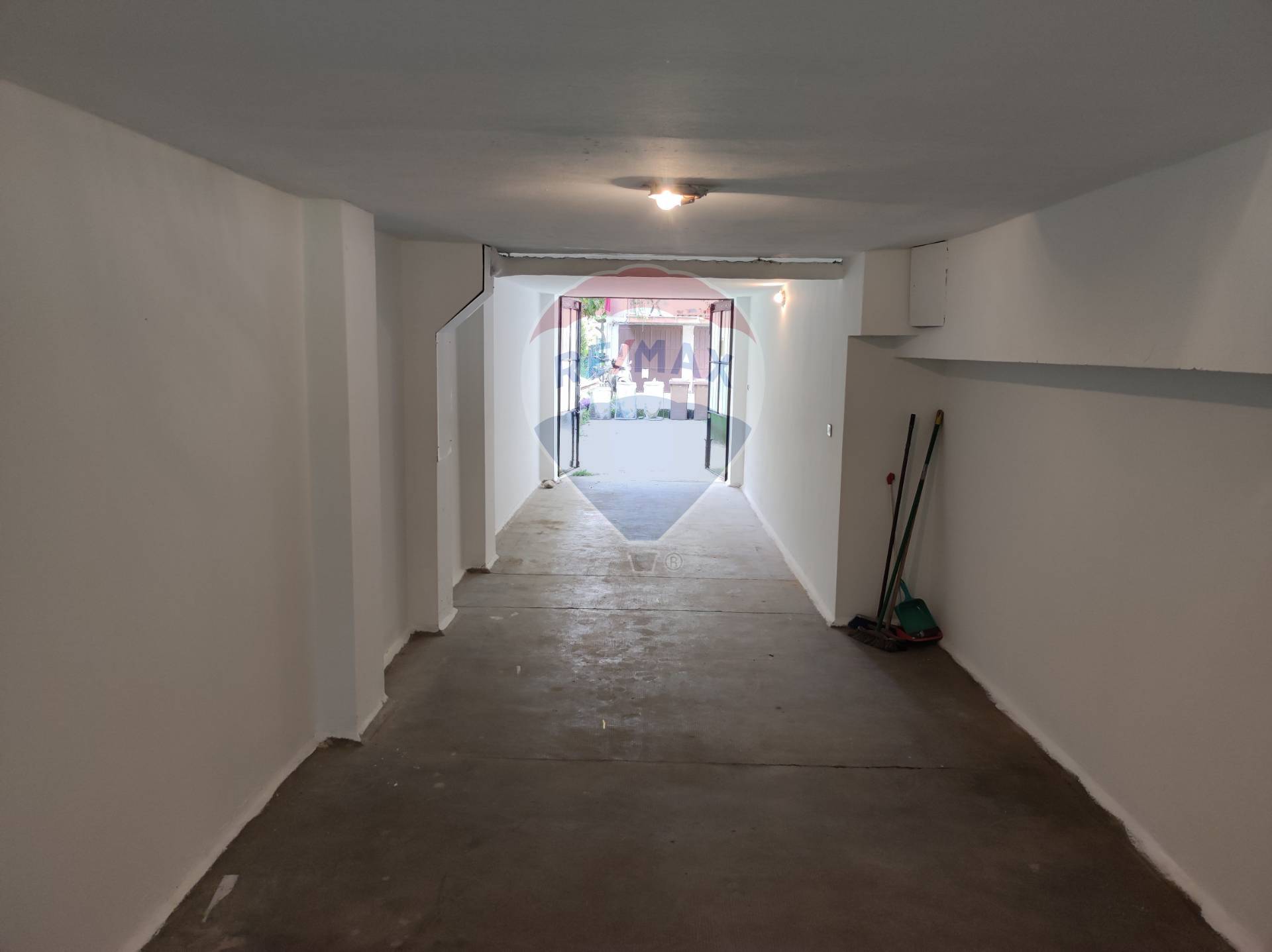 Garage/Box in vendita a Baranzate