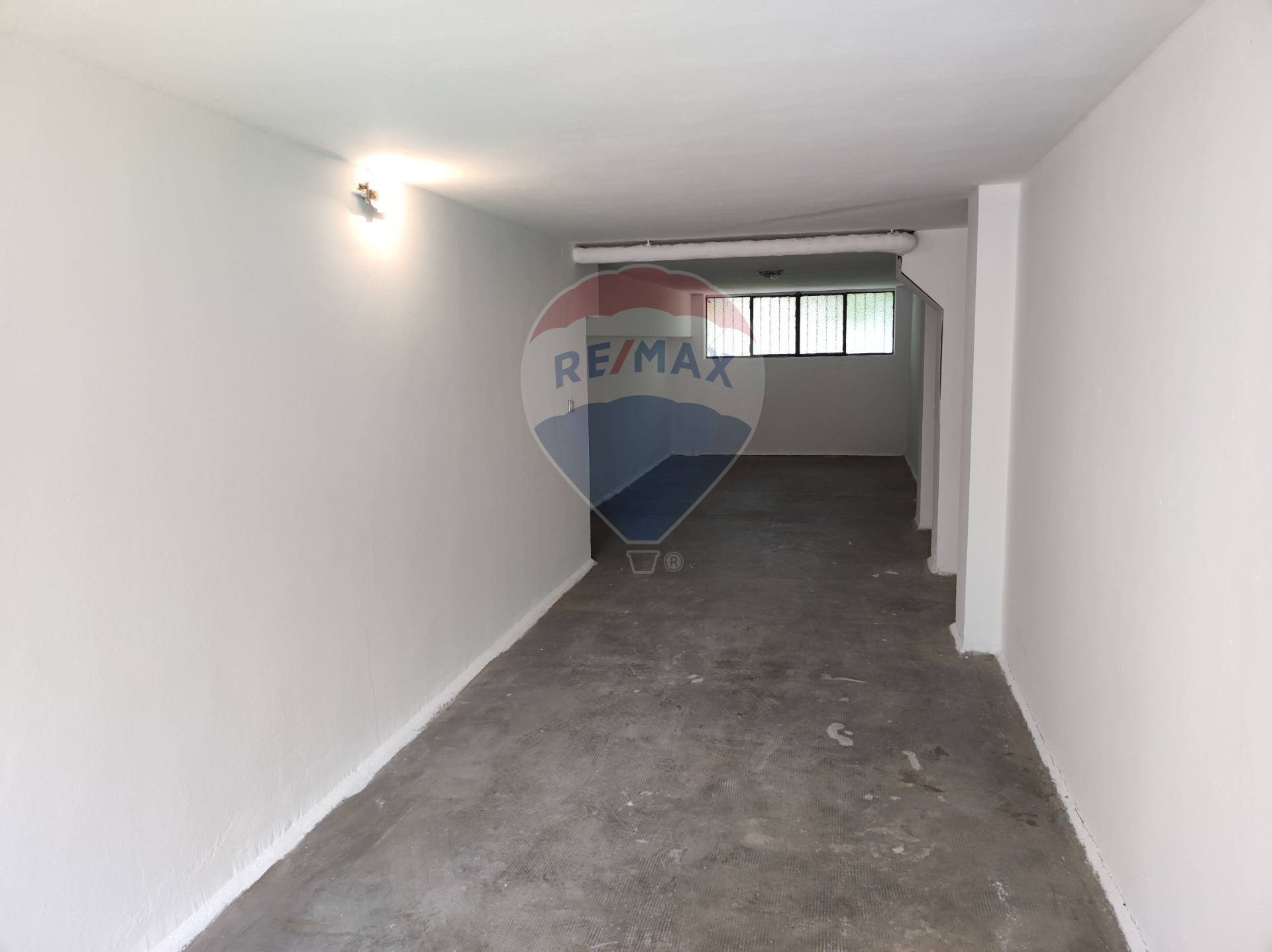 Garage/Box in vendita a Baranzate