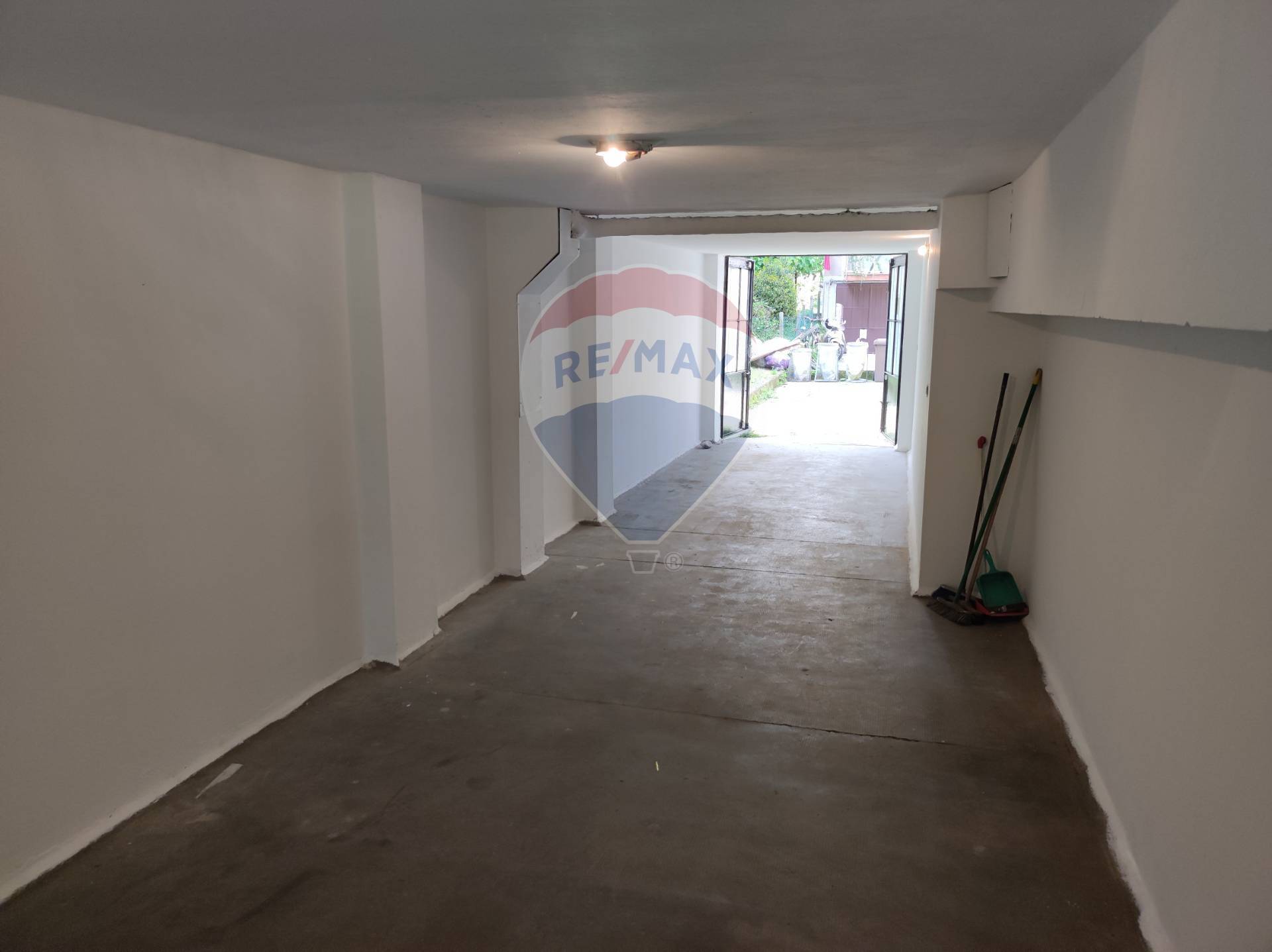 Garage/Box in vendita a Baranzate