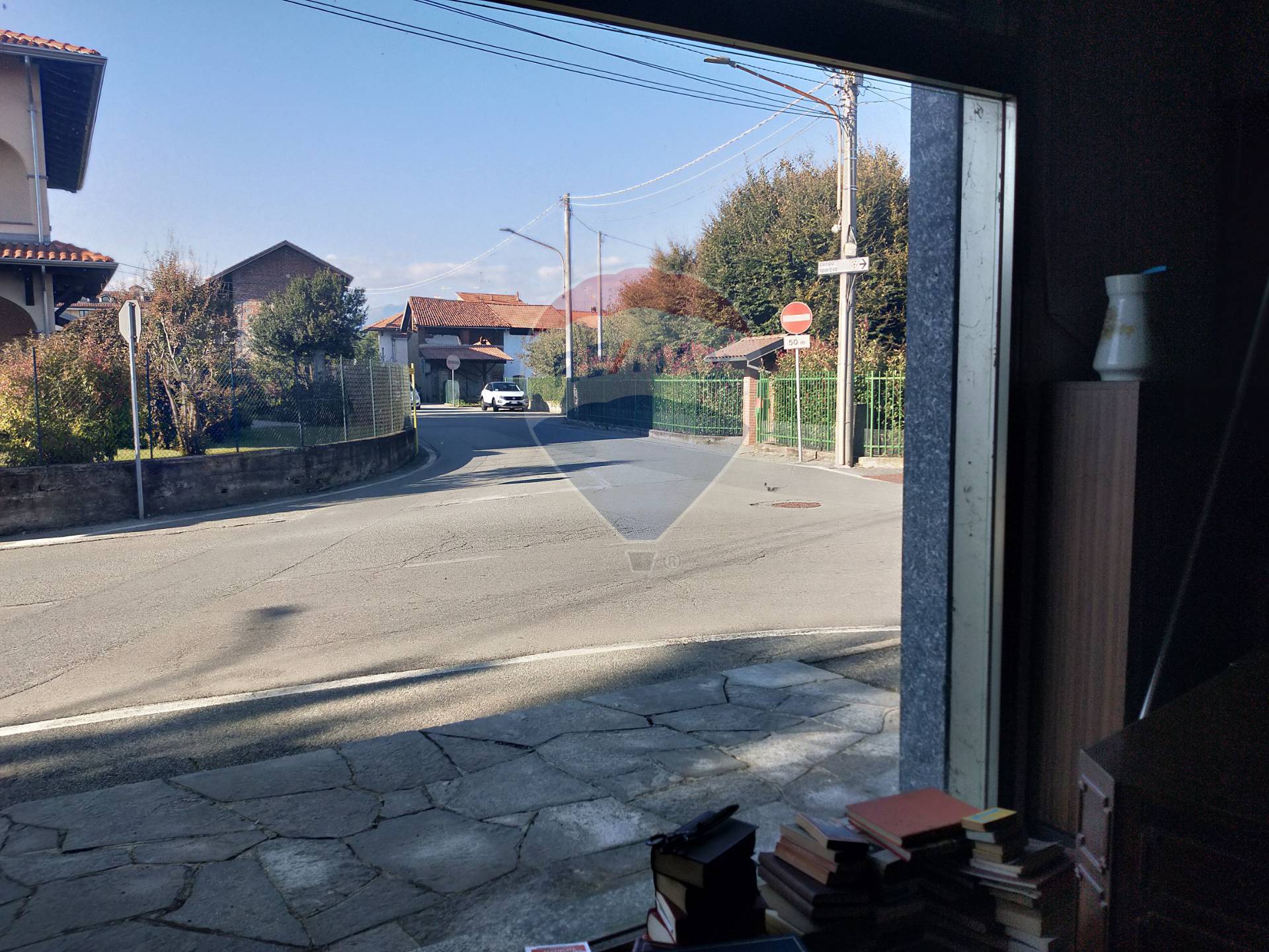 Negozio in vendita a Benna