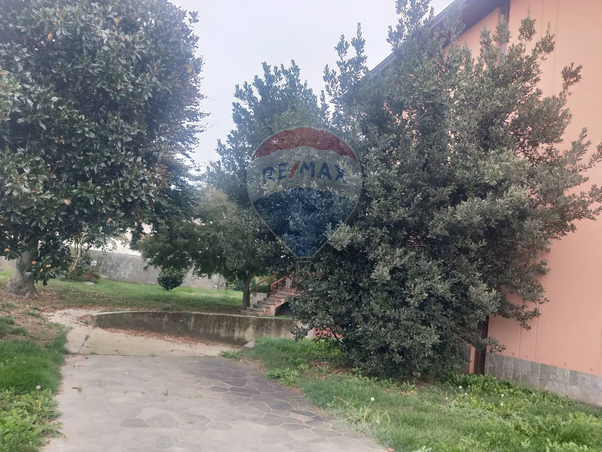 Negozio in vendita a Benna