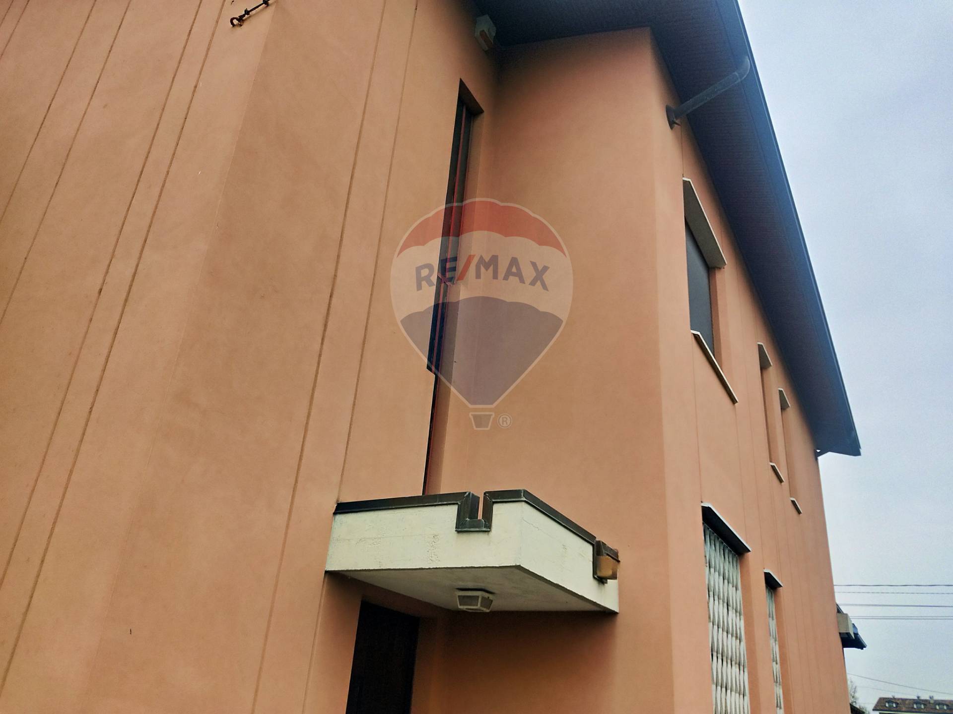 Negozio in vendita a Benna