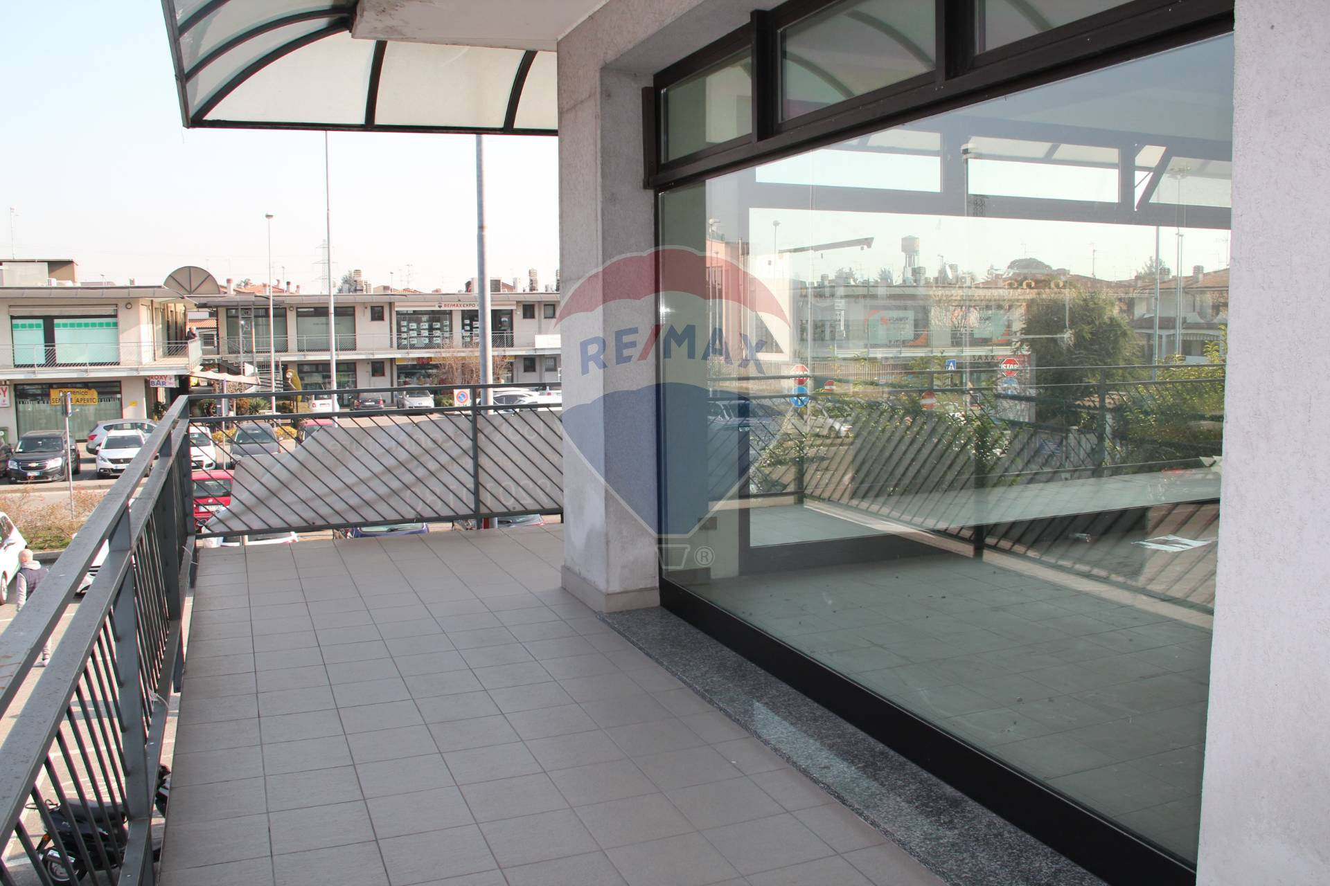 Negozio in vendita a Trezzano Rosa