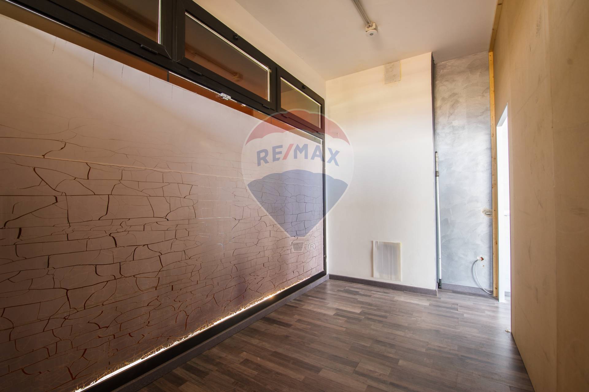 Negozio in vendita a Trezzano Rosa