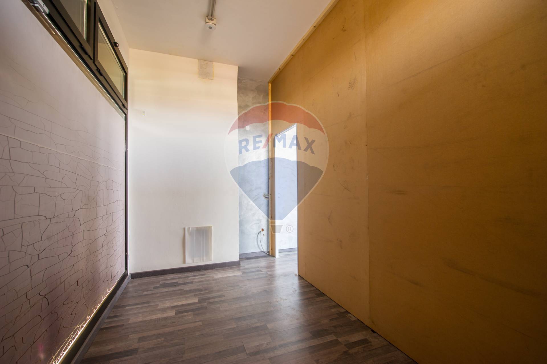 Negozio in vendita a Trezzano Rosa