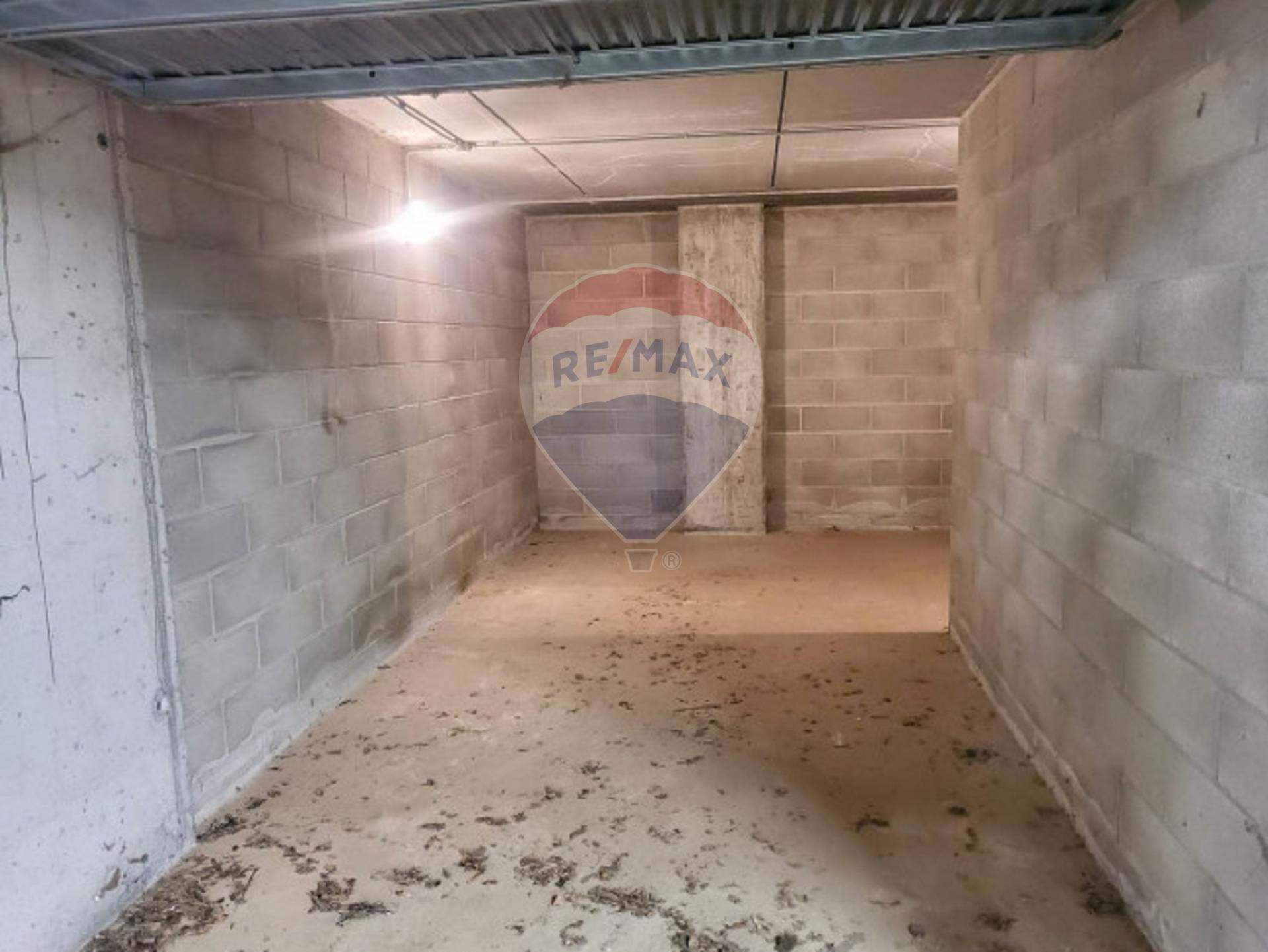 Garage/Box in affitto a Cassinetta di Lugagnano