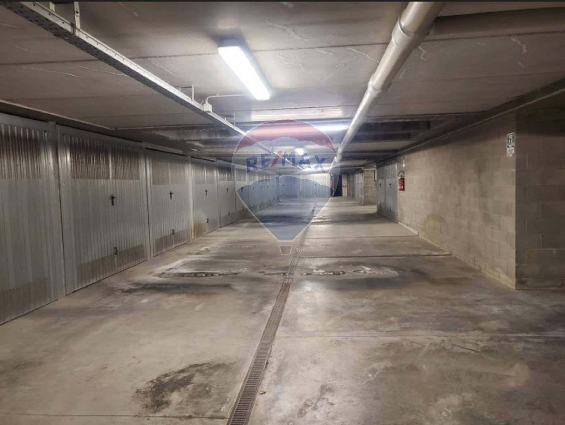 Garage/Box in affitto a Cassinetta di Lugagnano