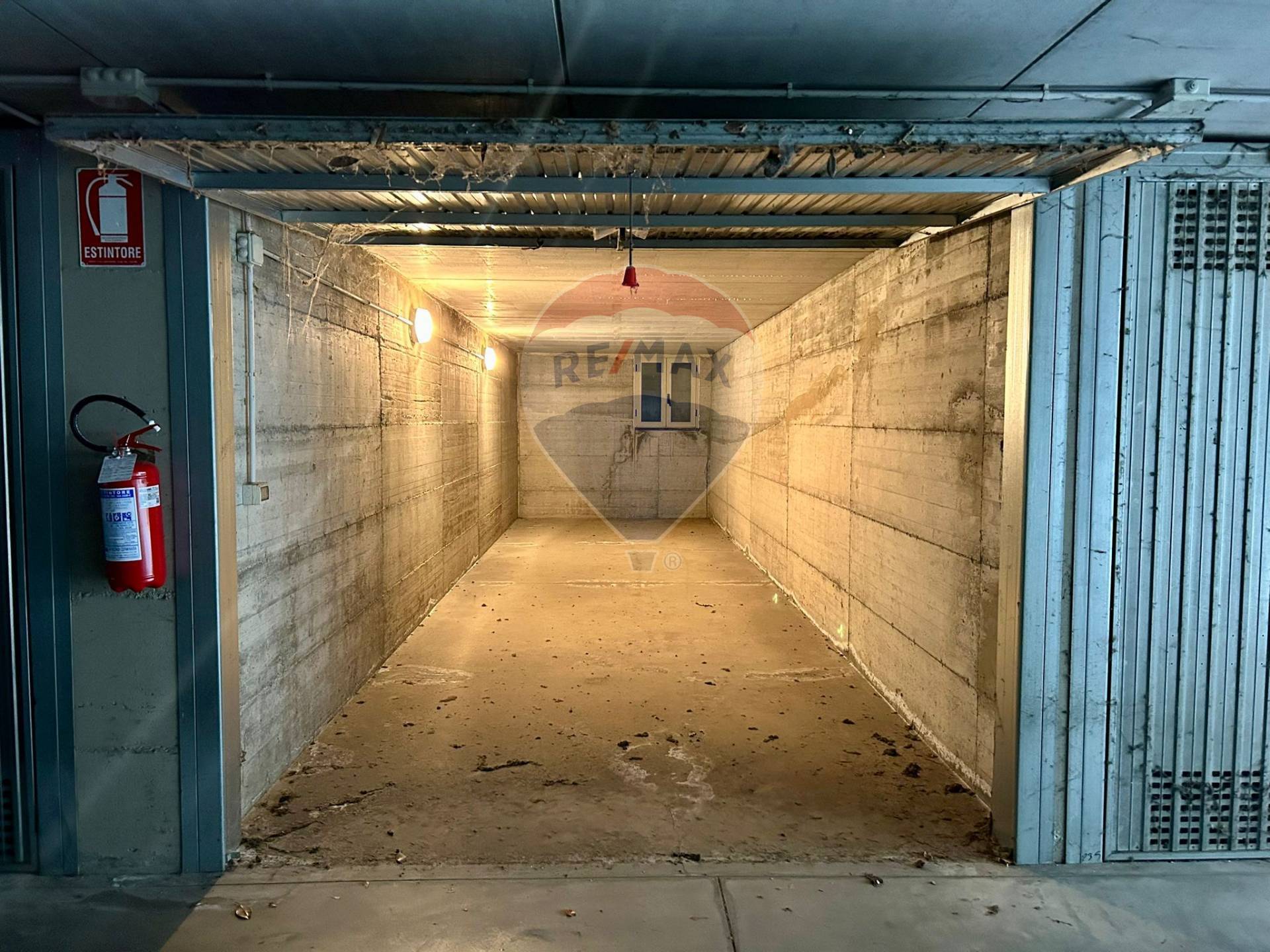 Garage/Box in affitto a Cassinetta di Lugagnano