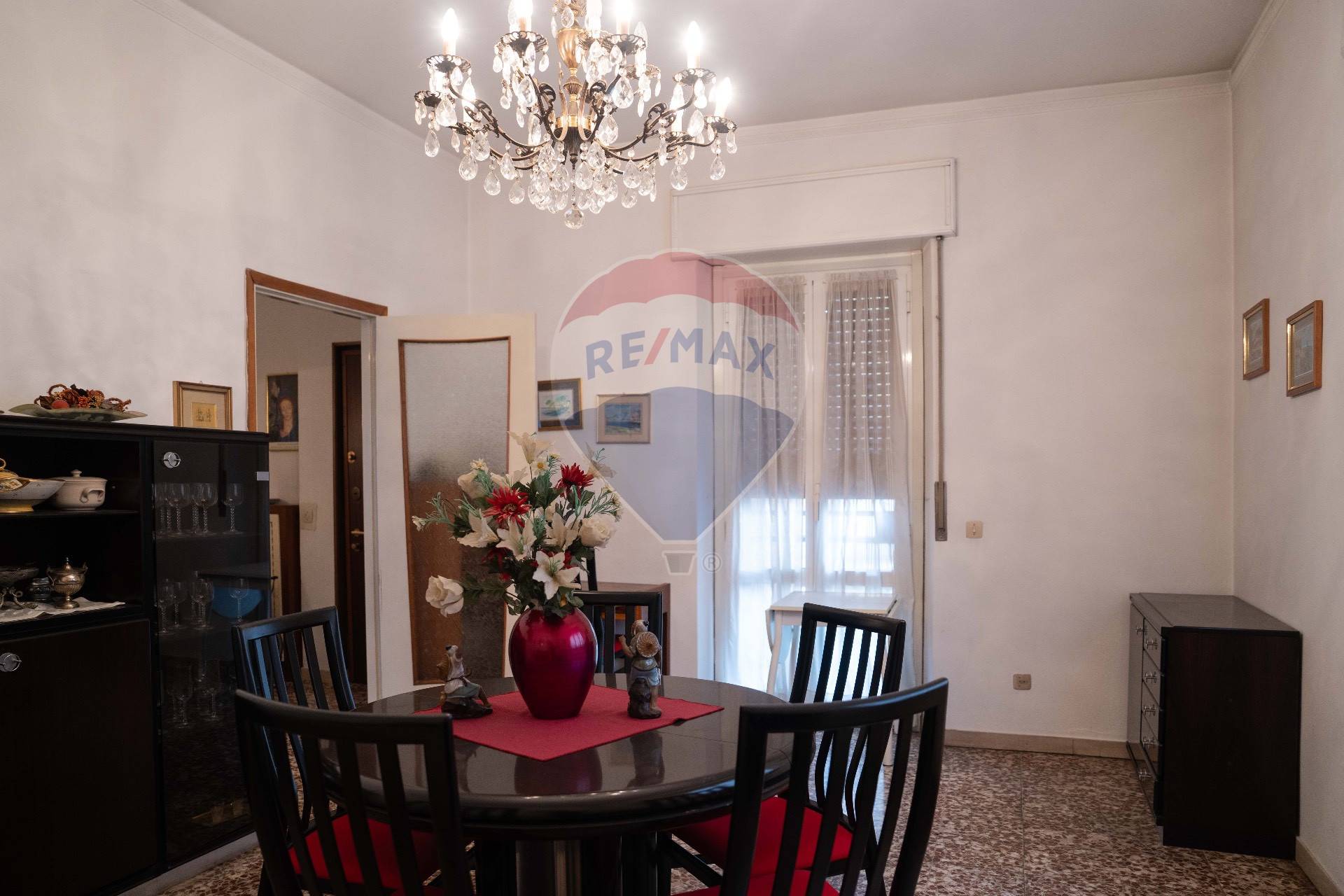 Appartamento in vendita a Rho, Zona San Carlo