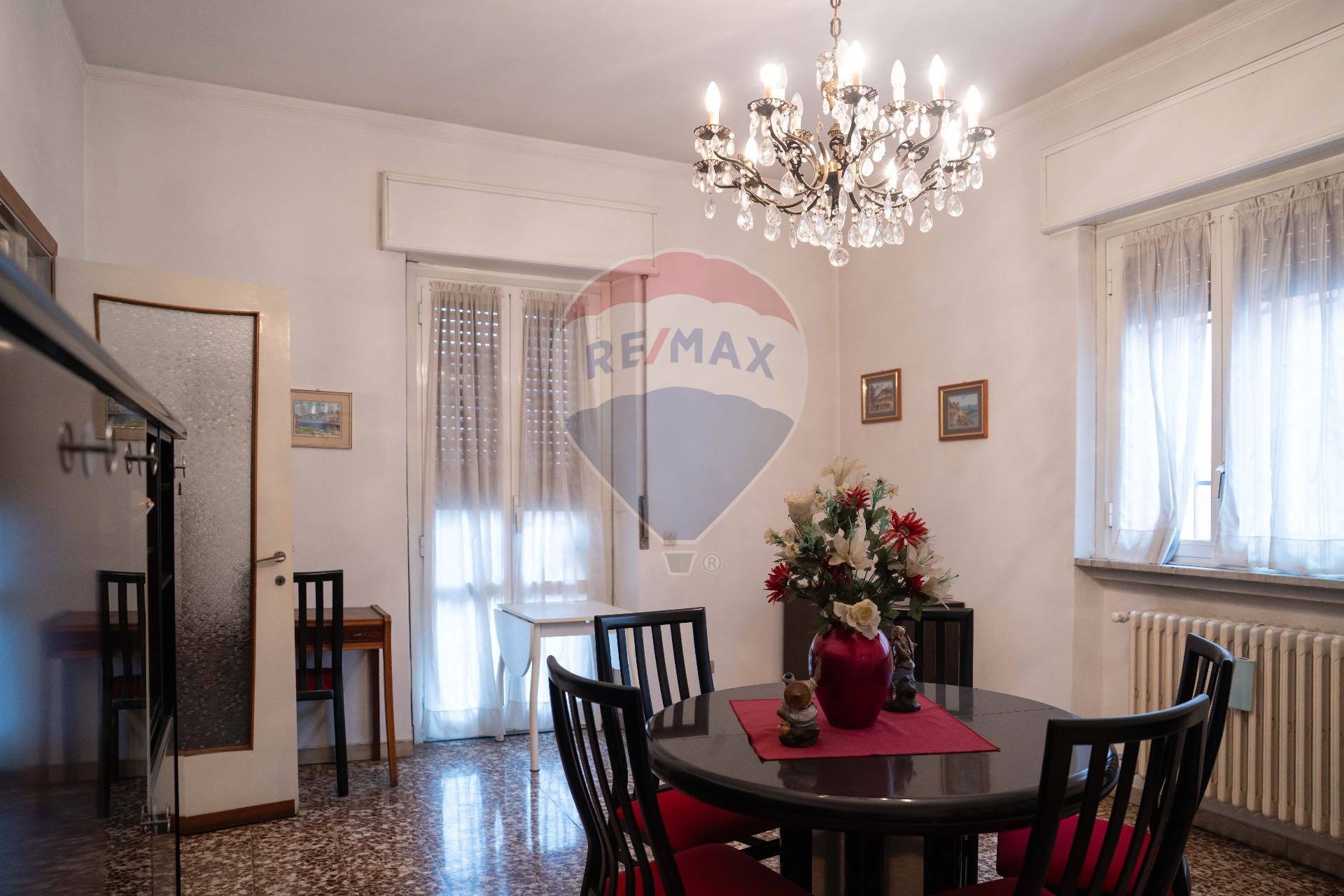 Appartamento in vendita a Rho, Zona San Carlo