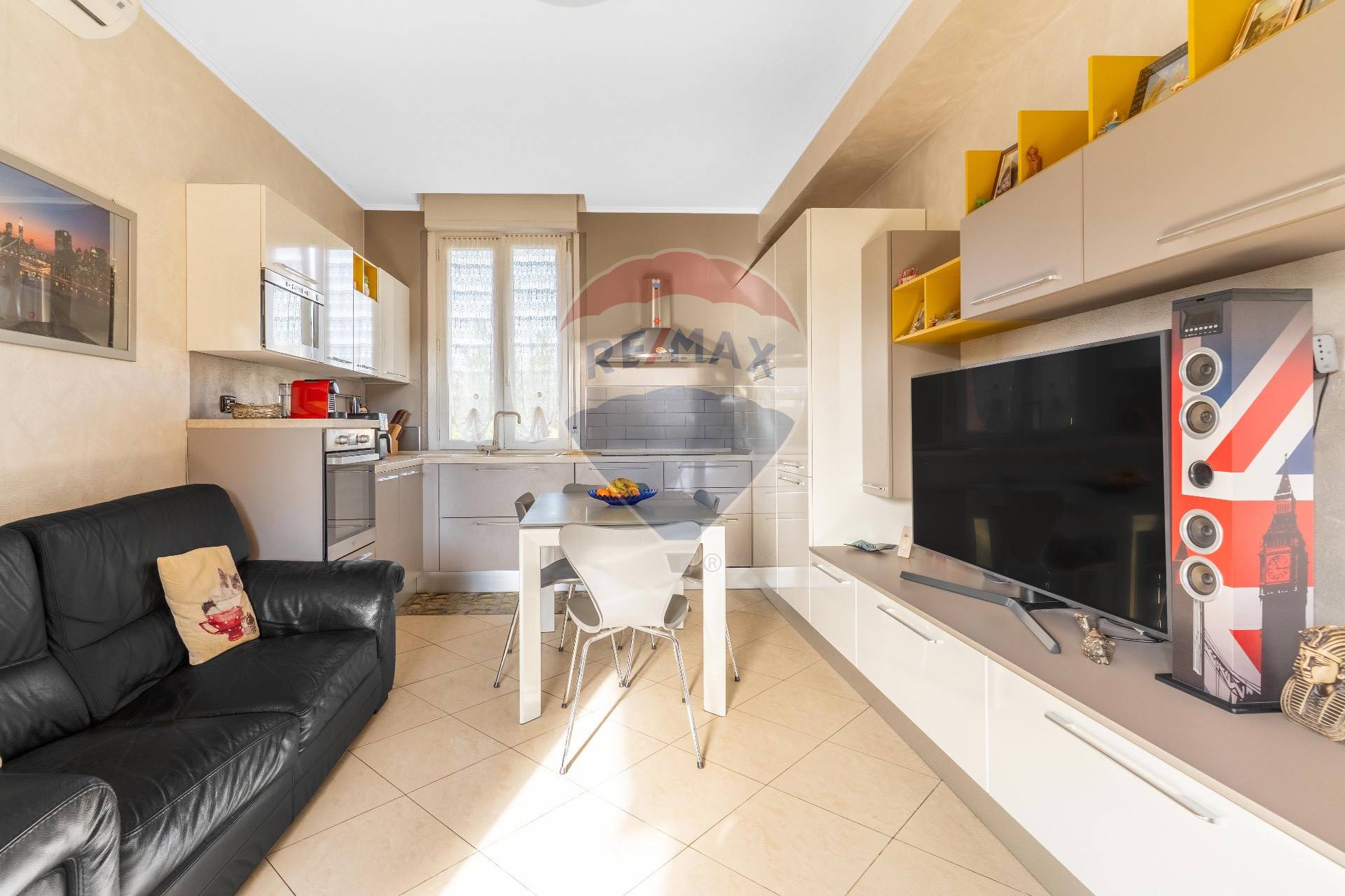 Appartamento in vendita a Rho, Lucernate