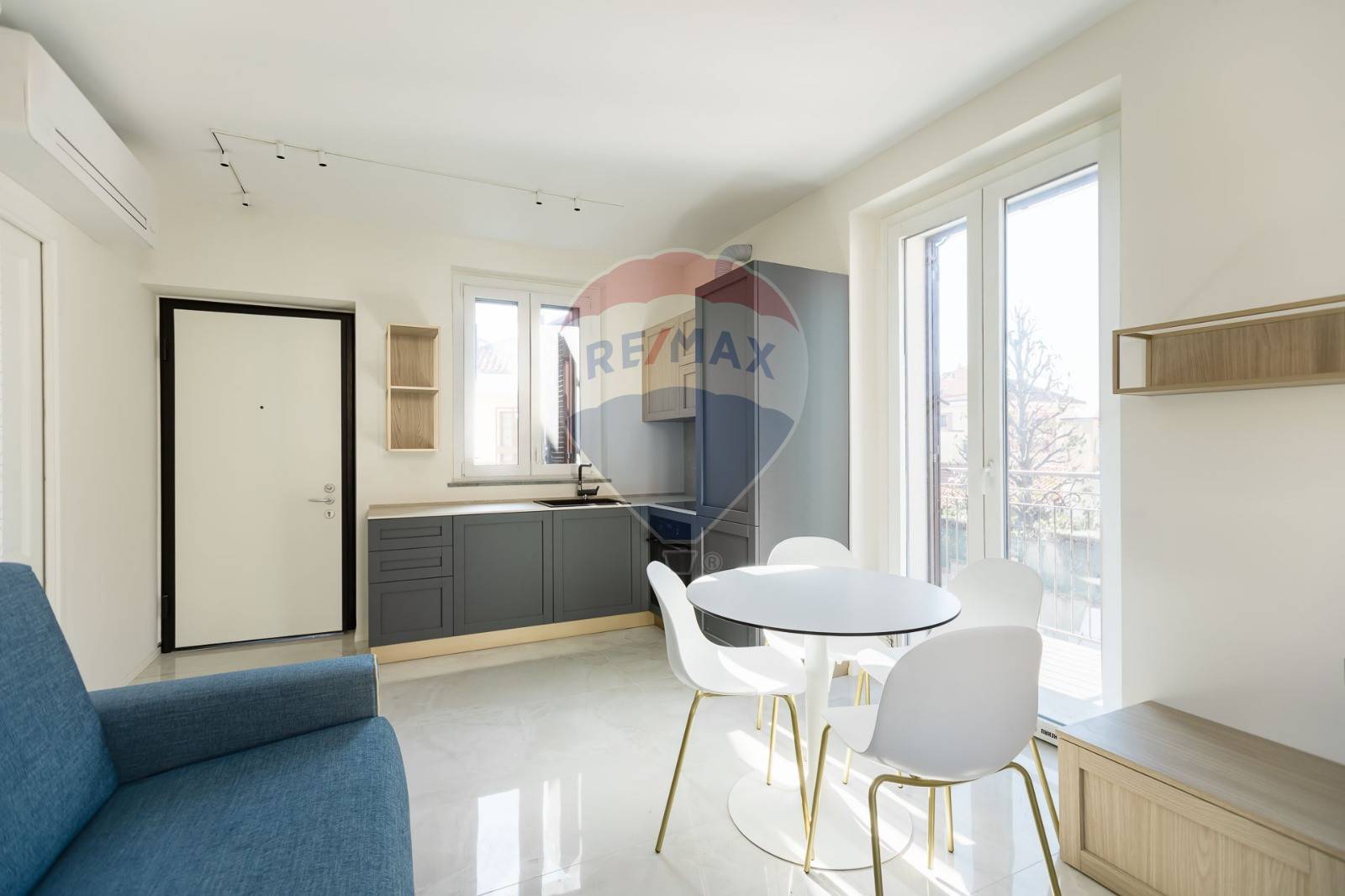 Appartamento in affitto a Rho, Zona Centro