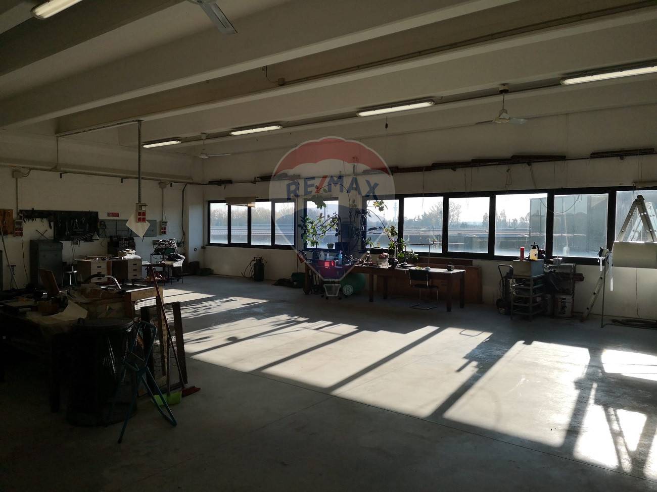 Capannone Industriale in vendita a Assago, Cascina Bazzana Superiore