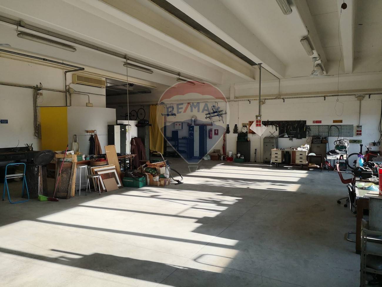 Capannone Industriale in vendita a Assago, Cascina Bazzana Superiore