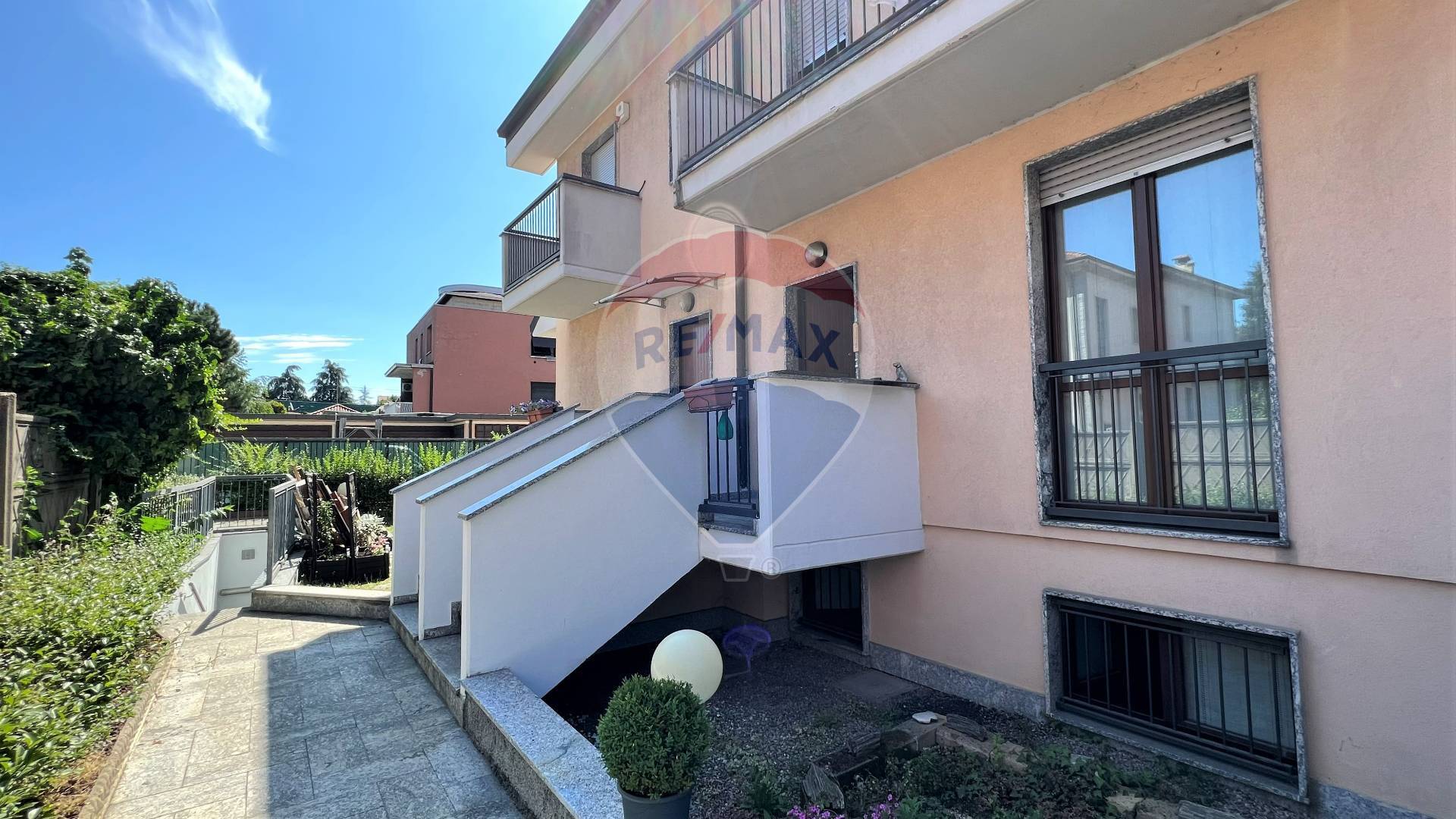 Villa a schiera in vendita a Rho, Zona San Pietro