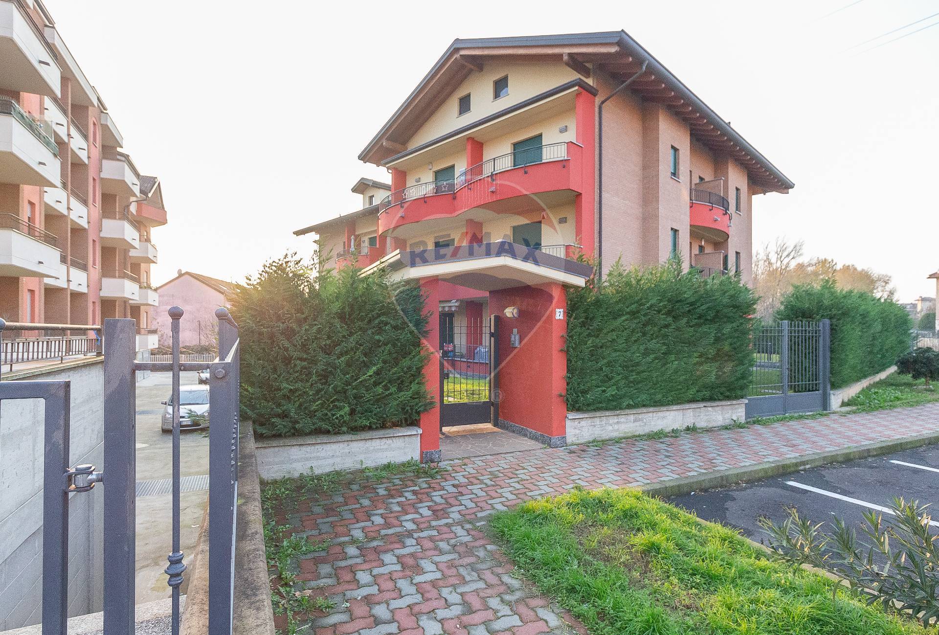 Garage/Box in vendita a Limbiate, Villaggio del Sole