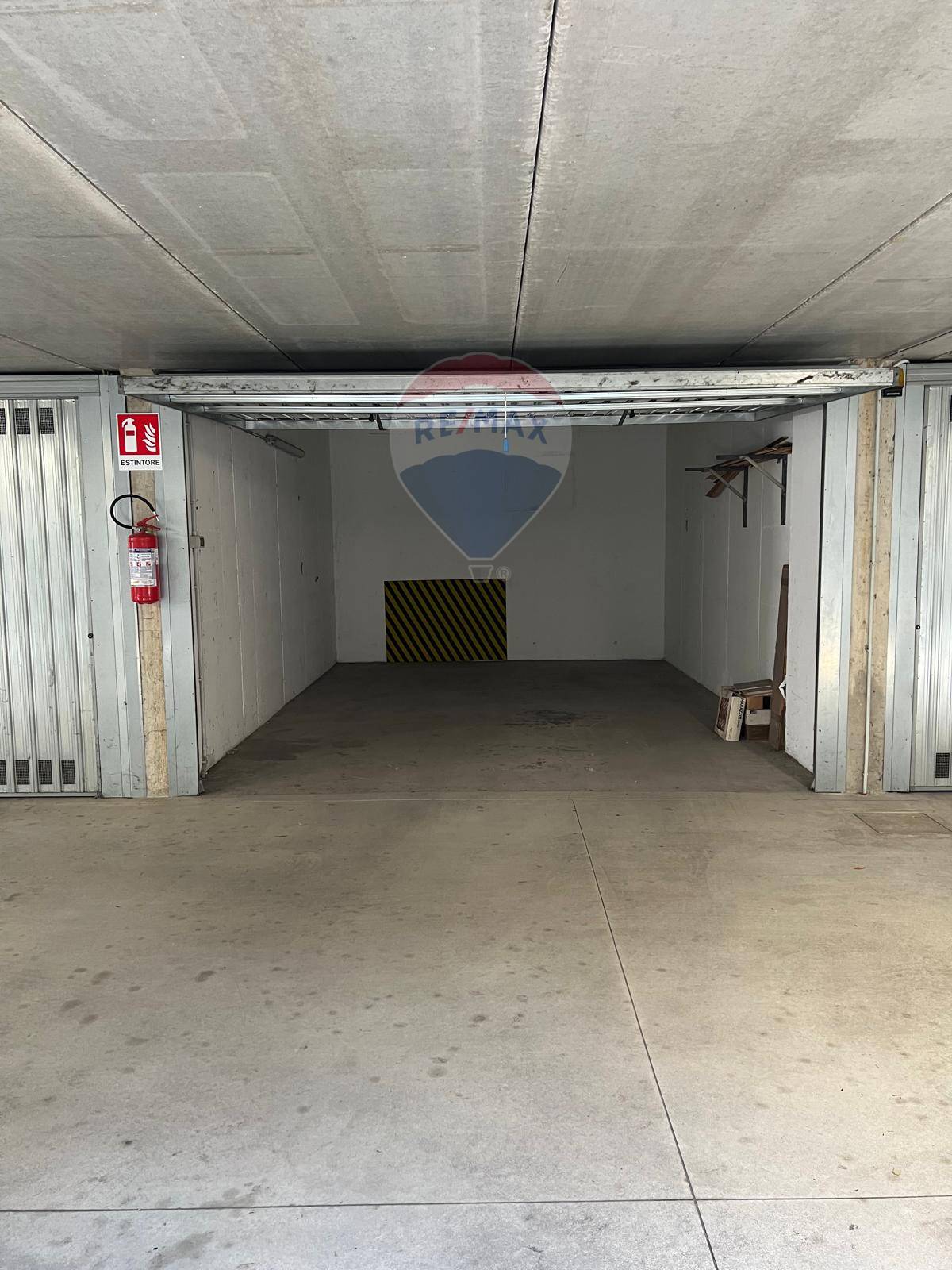 Garage/Box in vendita a Limbiate, Villaggio del Sole